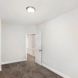 428 North Lakewood Avenue - Room 5
